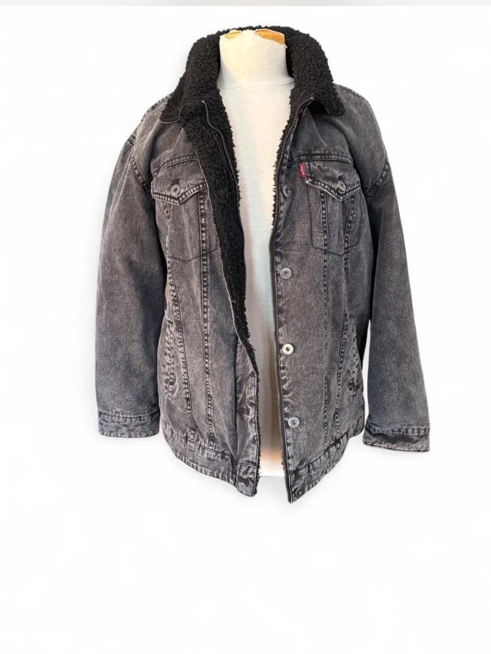 Levi’s Black Denim Trucker Jacket with Sherpa Lining Size Large